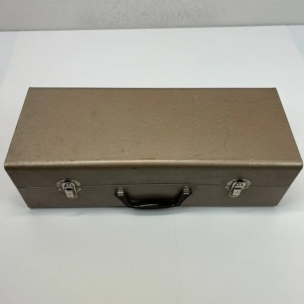 Vintage Movie Camera 4 Light Bar Case and Handle Photographic Photography Film